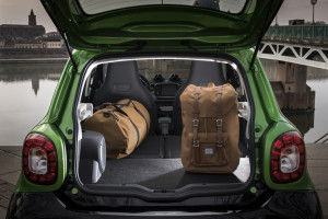 smart forfour electric drive Toulouse 2017; Farbe Bodypanels: black Farbe Tridionzelle: electric green smart forfour electric drive Toulouse 2017; Color body panels: black Color tridion safety cell: electric green Stromverbrauch kombiniert: Wh/km 131 CO2-Emissionen g/km 0 Combined  power consumption Wh/km 131 CO2 emissions g/km 0