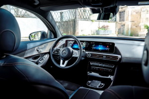 1Mercedes-Benz EQC (4)